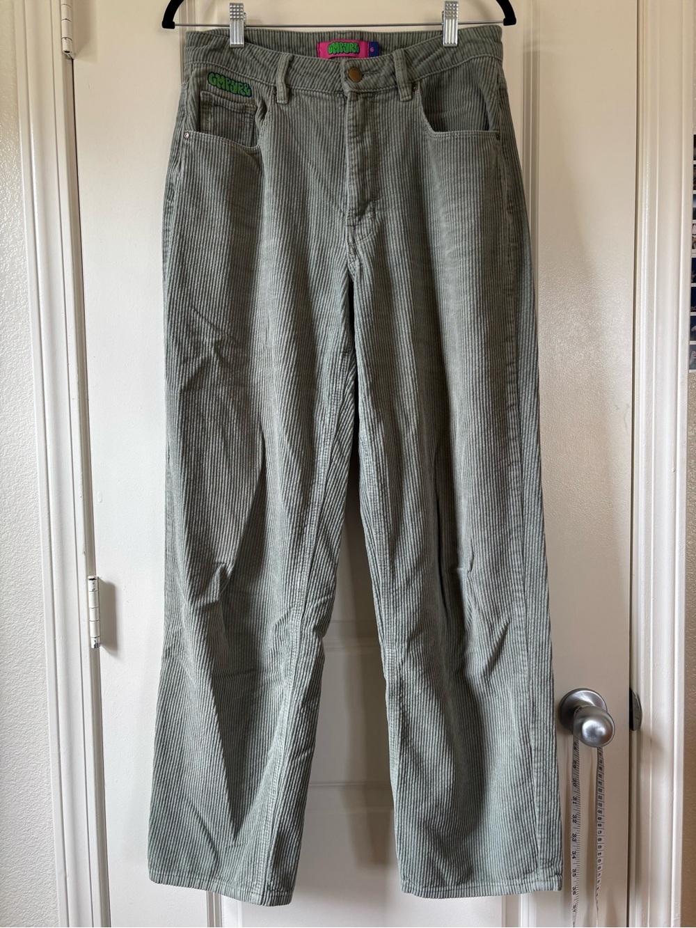 EMPYRE Tori Sage Green Corduroy Skate Pants Jeans Women’s 6 Y2K